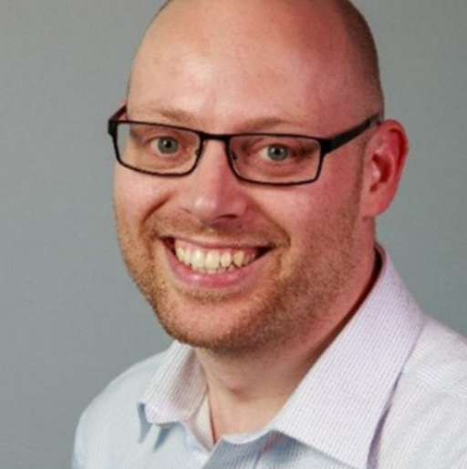 Dr Sinclair Butcher, Clinical Lecturer at Queen Mary and dentistry professional on the Dentist Summer Experience